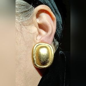 Vintage 90s LES BERNARD matte gold tone SHIELD earrings clip ons modernist glam